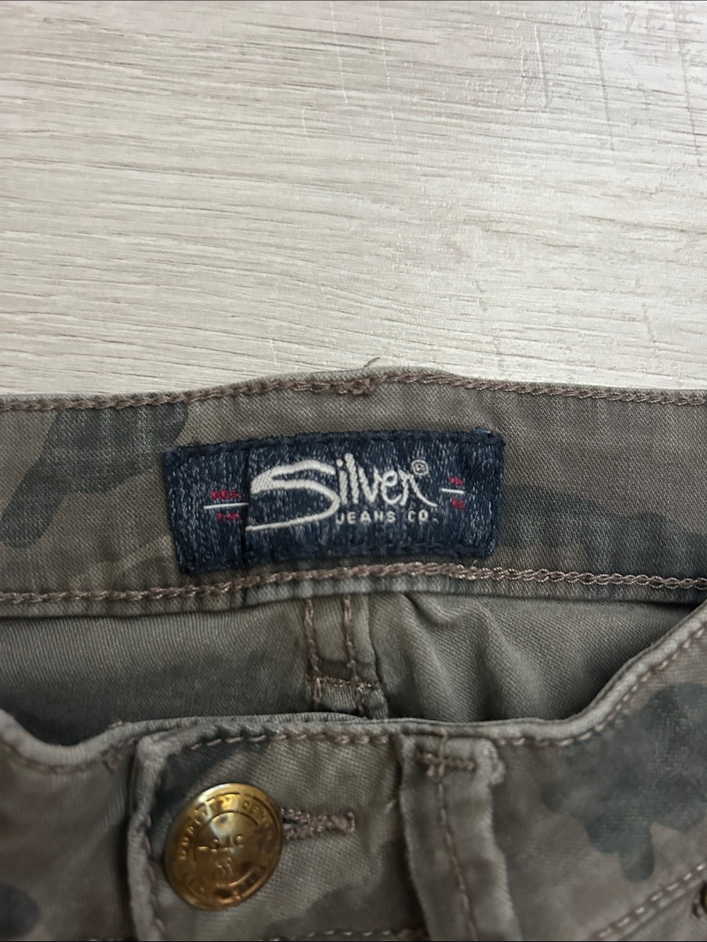 Silver Jeans Olive Camo Cargo Pants - Picture 3 of 8